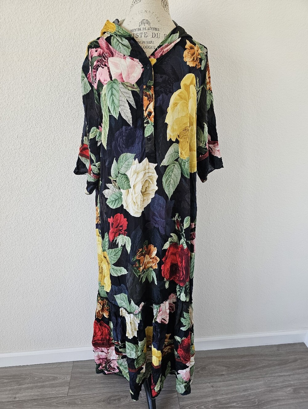​DARKWIN Floral Rose Maxi Dress Hooded Ladder Lace Trim Button Front Black